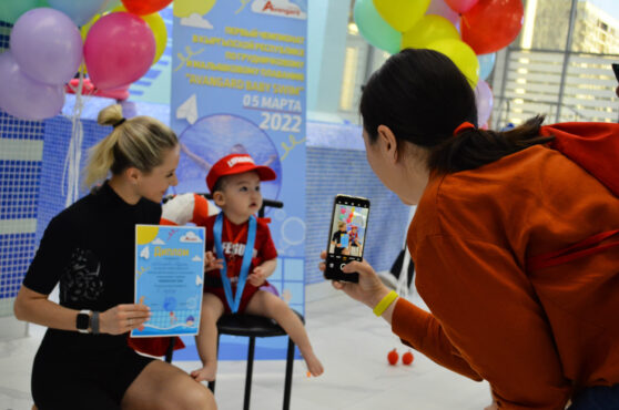 Первый чемпионат в Кыргызской Республики по грудничковому и малышковому плаванию. 
